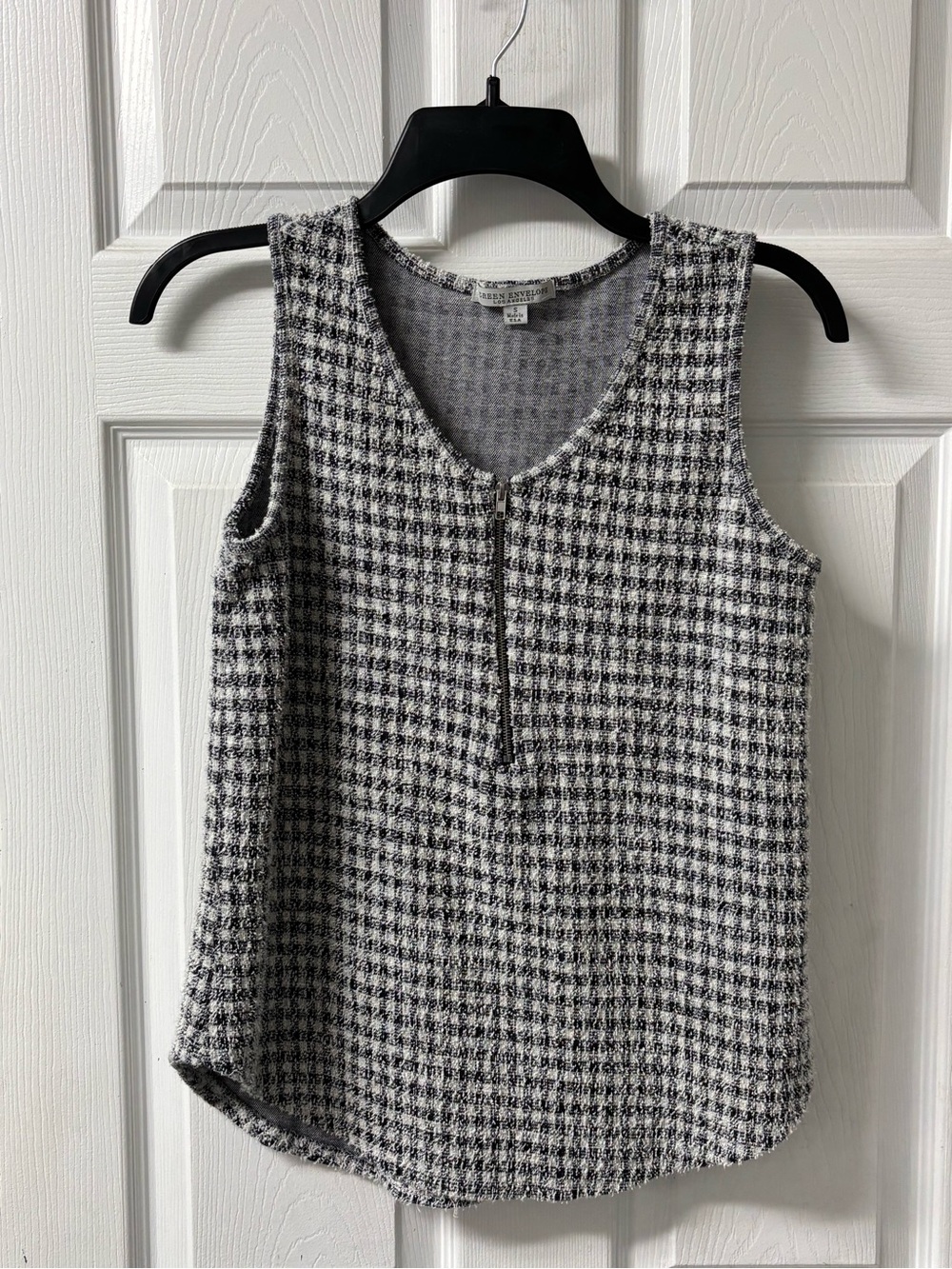 Green Envelope Black and White Houndstooth Zip Front Sleeveless Top